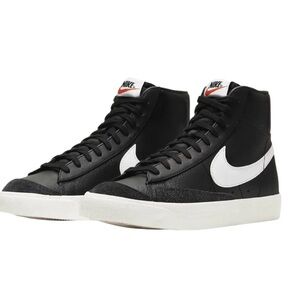 Nike Women’s Blazer Mid 77 Vintage Sneakers